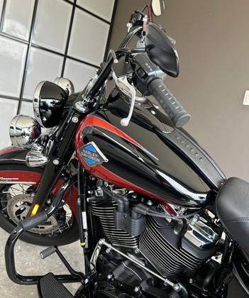 HARLEY-DAVIDSON SOFTAIL HERITAGE CLASSIC 